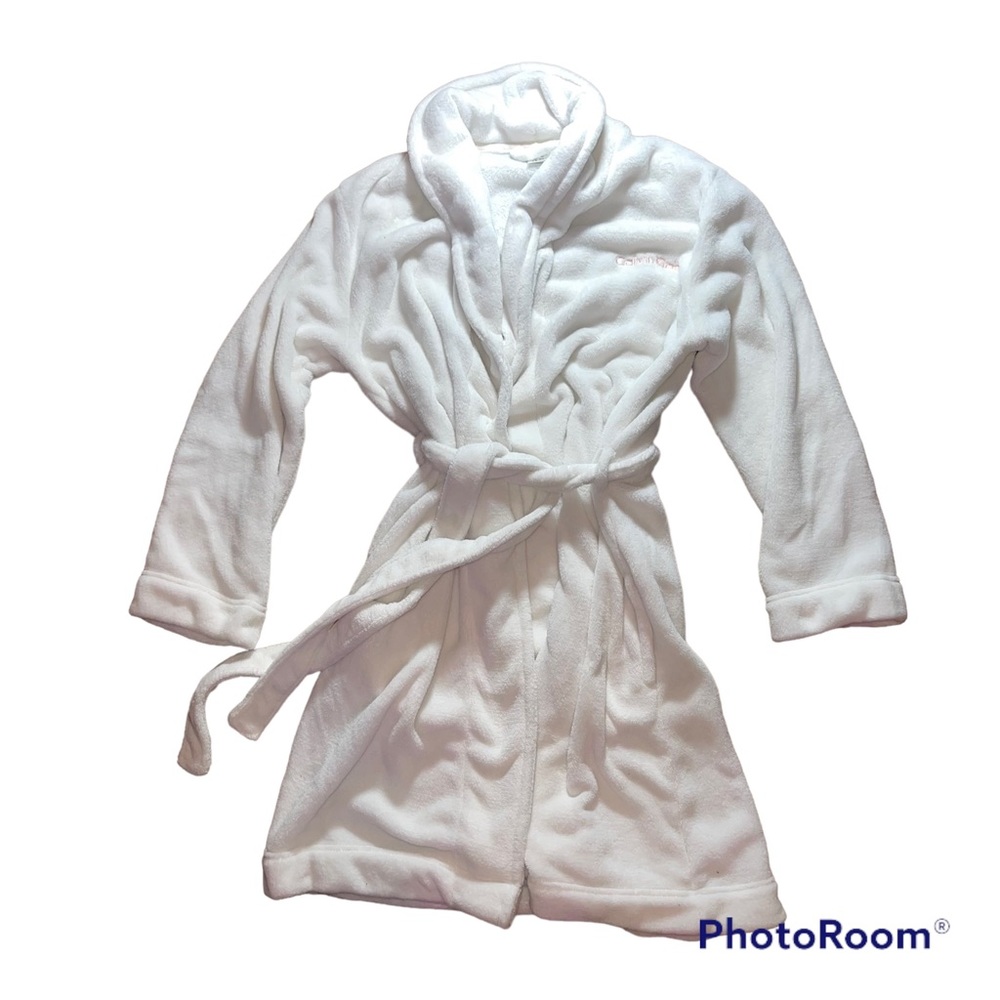 CALVIN KLEIN Fluffy white bathrobe
